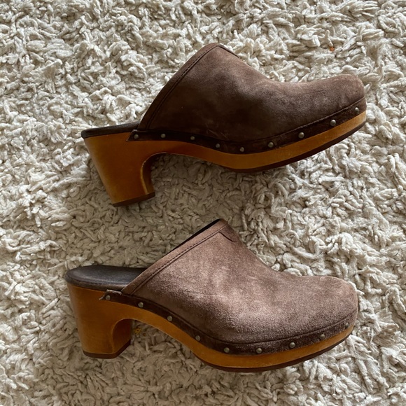 UGG clogs PRICE DROP - Picture 2 of 2